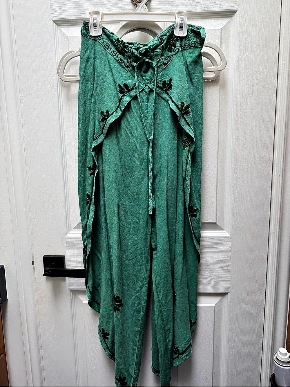 Embroidered Wide Leg Pants in Green